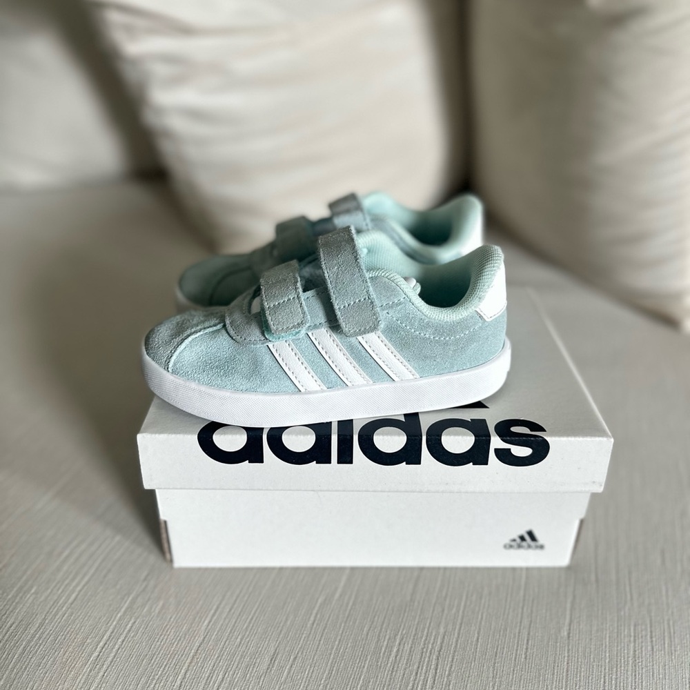 adidas VL COURT 3.0 | Kids Mint Green Suede Sneakers with White Stripes |Size 9k